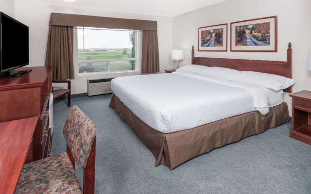 Super 8 by Wyndham High River AB