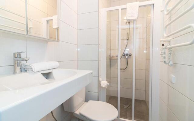 VineWood Apartment, By Cohost