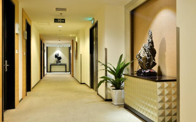 Hundred Centuries Hotel