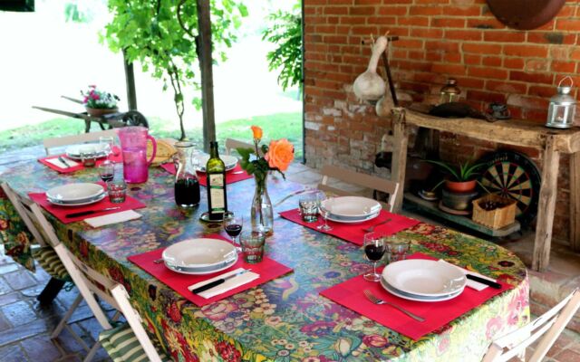 La Villa a Charming Villa With Swimming Pool-la Villa