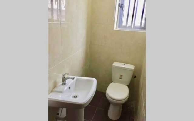 DELIGHTFUL ! 3 BEDROOM TERRACE DUPLEX EN-SUITE LEKKI AIRCON WiFi