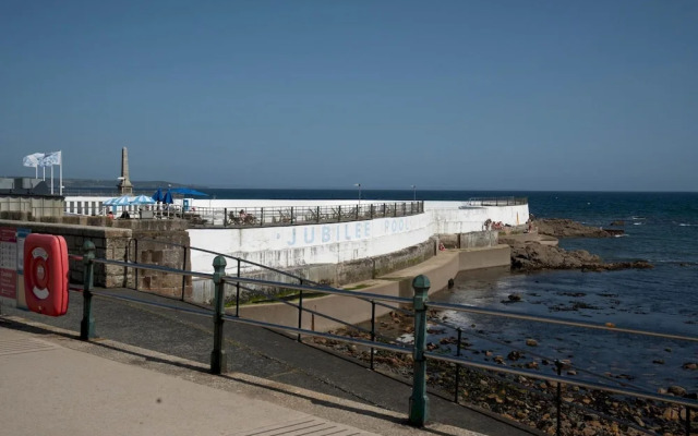 Retallick on Morrab- Parking- Near Promenade