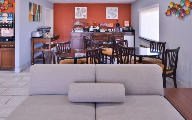 Ramada Limited Batesville