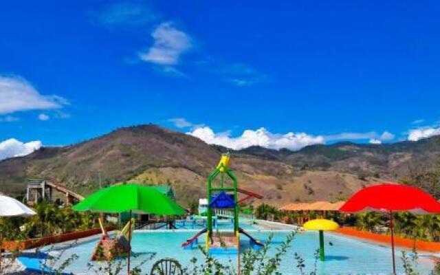 Aqua Park Y Club Campestre El Yate