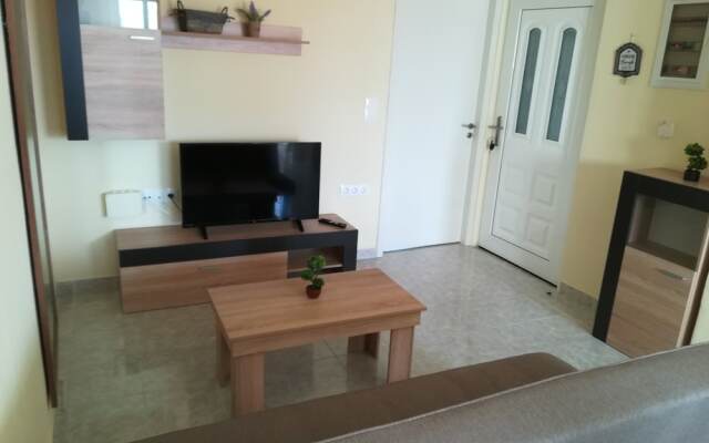Happy Days Home Apartment and Studio