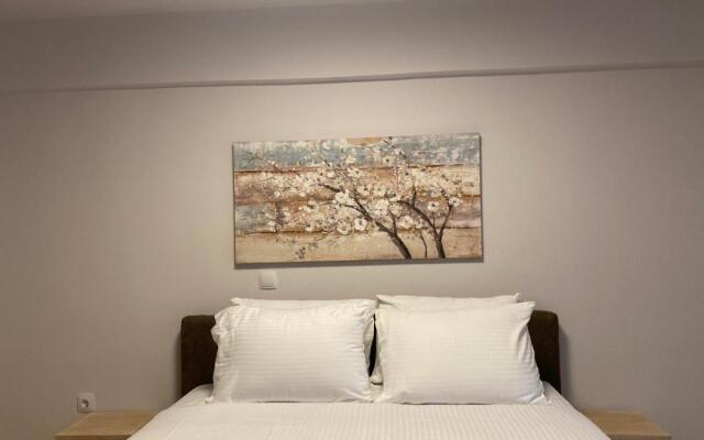 Orama Rooms 2