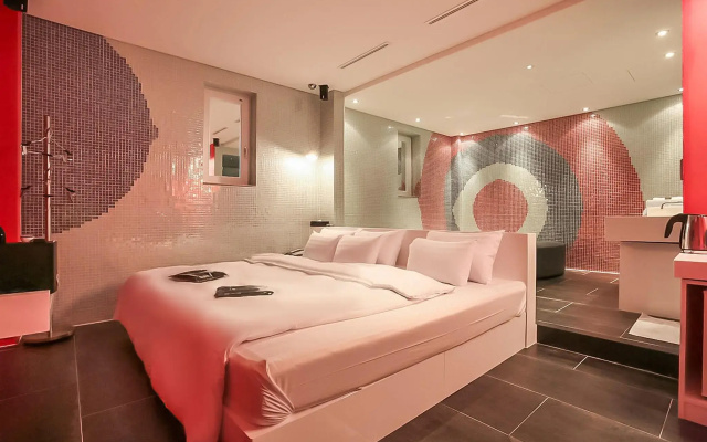 Nine Star Hotel