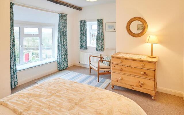 Host Stay Penrheol Farmhouse