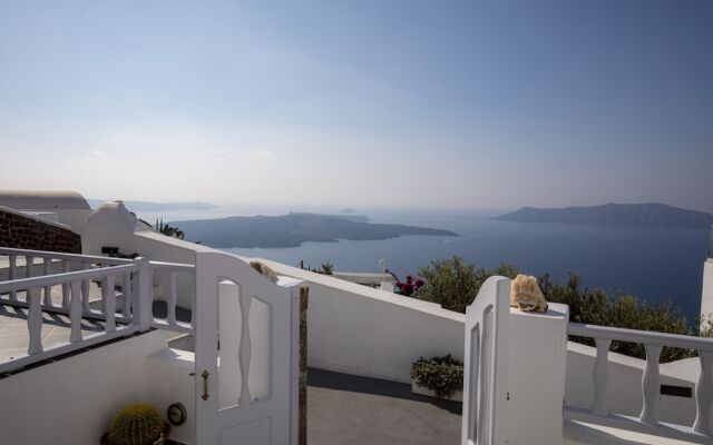 Santorini View Studios-Adults Only