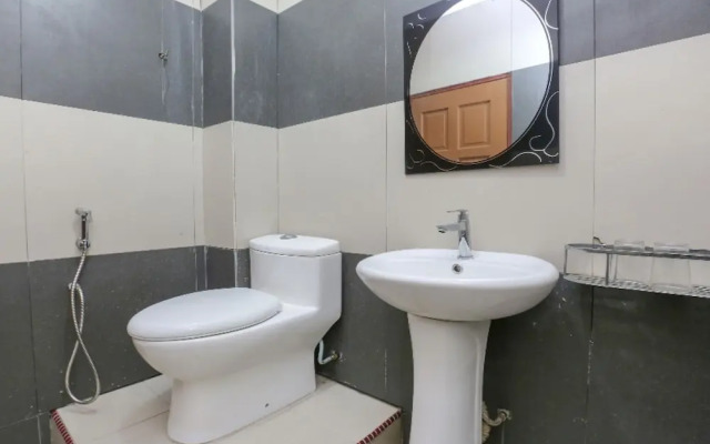 OYO 90441 Cz Traveler's Hotel