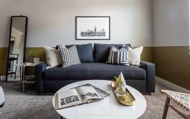 Domio Tempe Modern 2BR BBQ Grills