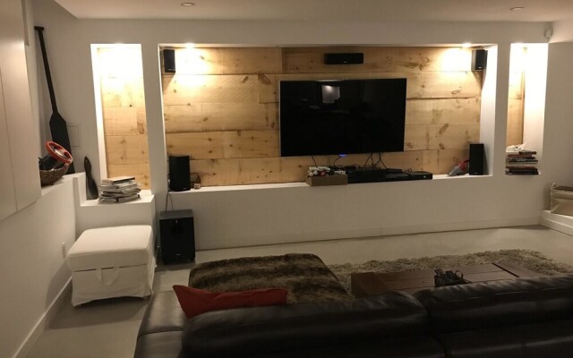 Apartment With 4 Bedrooms in Montréal, With Enclosed Garden and Wifi
