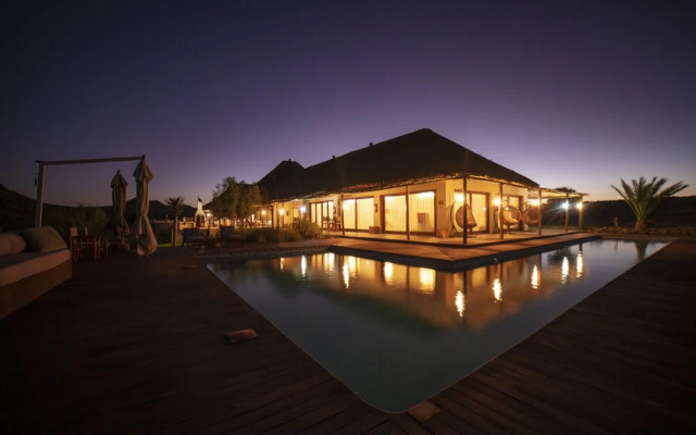 Sandfontein Lodge & Nature Reserve