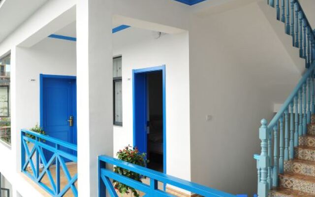 Westbay Inn
