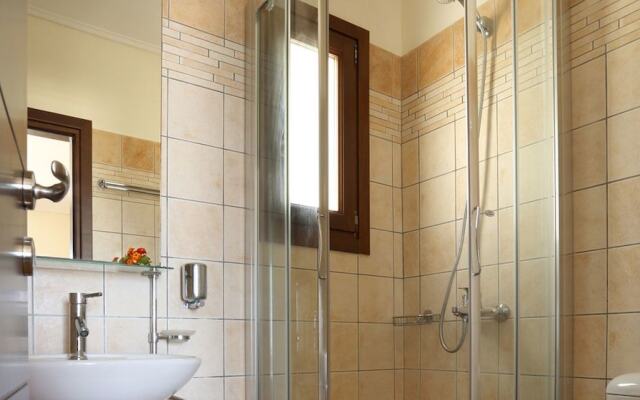 Aithra Apartments & Suites