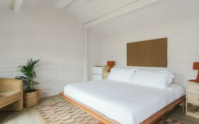The Green Room Hotel