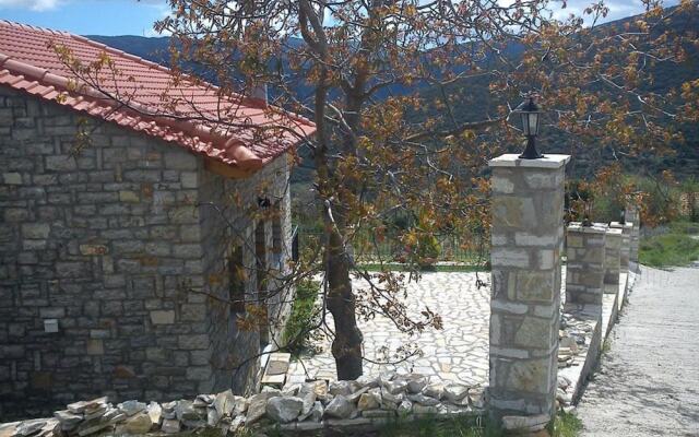 Oreini Nafpaktia Houses