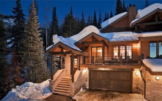 Granite Falls Chalet