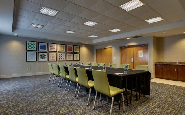 Holiday Inn Express & Suites Morris by IHG