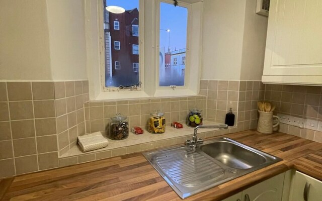 Gated Stunning Period Studio in Vibrant Bristol