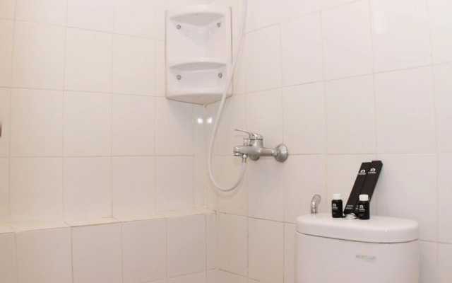Nice And Comfy 2Br At Bassura City Apartment
