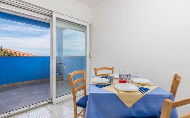 Inviting Apartment in Mandre With Terrace