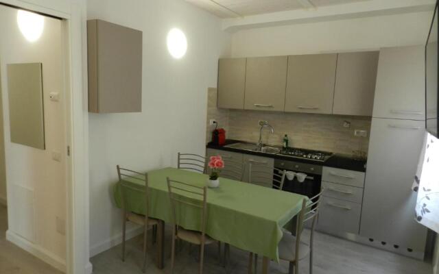 Appartamenti Via Cortonese 1