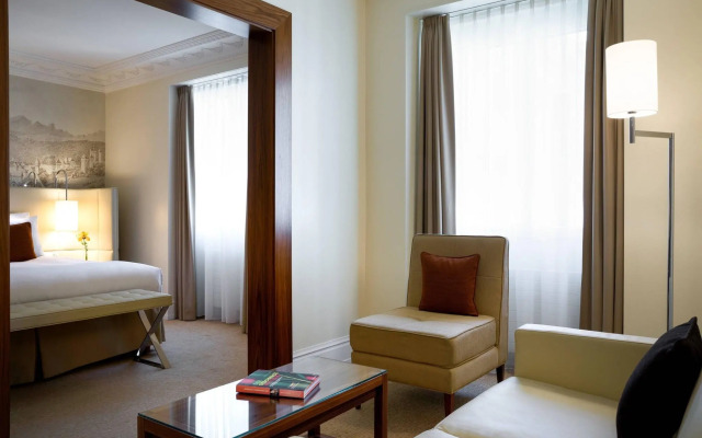 Renaissance Lucerne Hotel