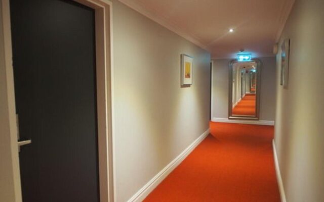 Sydney Airport Suites