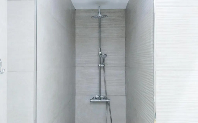 Lovely & Quiet City Center Apartment