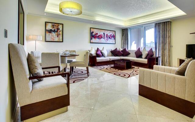 TAJ 5* Palm Jumeirah apartment with beach access