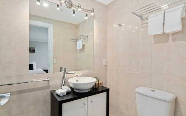 3-Bedroom Penthouse Apartment - The Beacon 1002