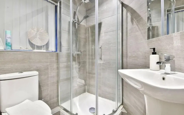 Whitchurch Place 2 Bed Flat in Cardiff