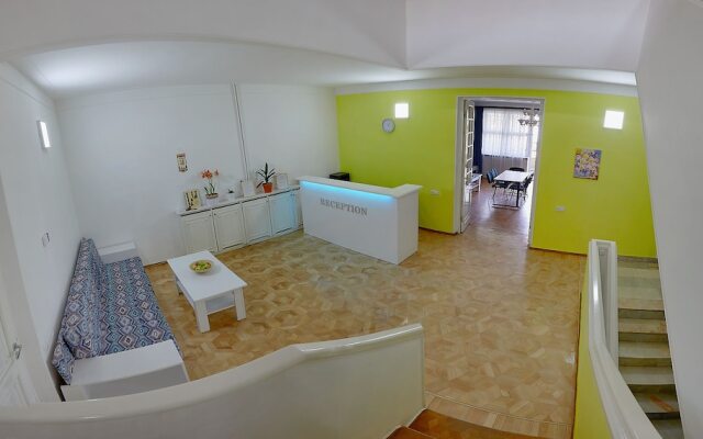 Luys Hostel & Tours
