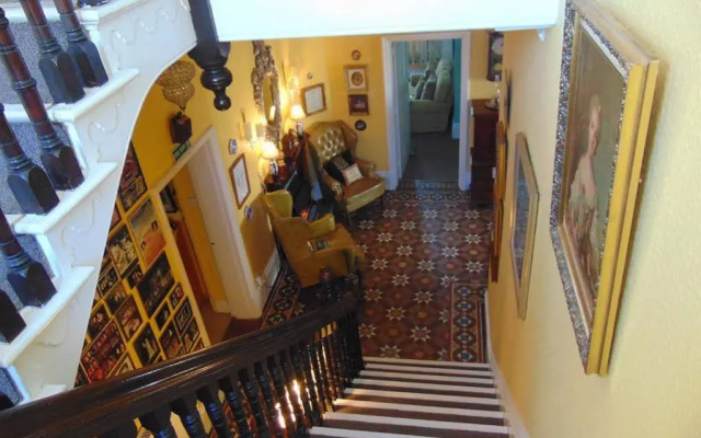 Holywell Guest House