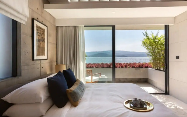 Solaris 3-bedroom Beachfront Villa in Koh Samui