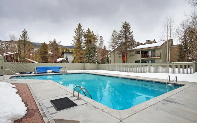 1125 Flying Dutchman 1 Bedroom Condo by RedAwning