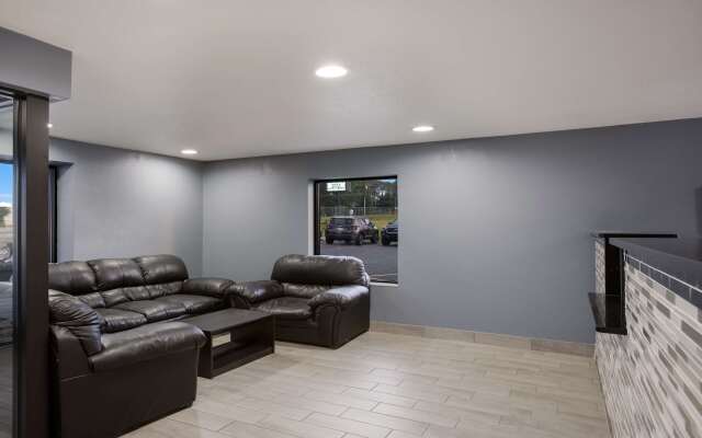 Quality Inn & Suites Big Rapids near University