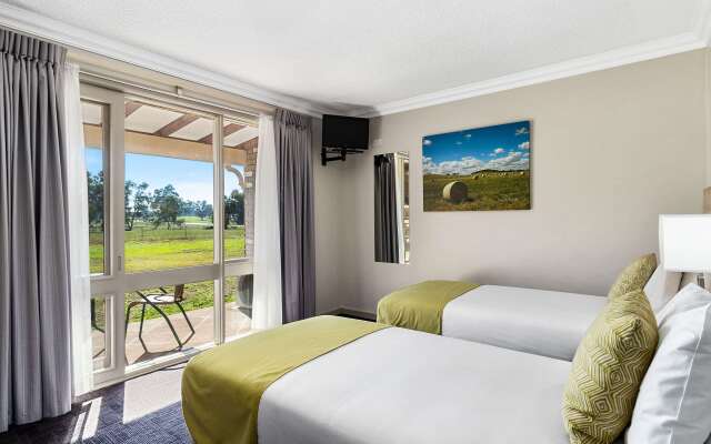 Quality Inn Carriage House