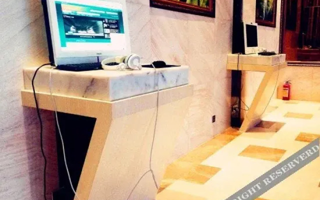 Coconut Rhyme Golden Dragon Hotel (Qionghai Yinhai Road Flagship)