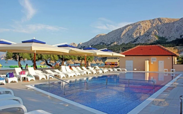 Hotel Dobrovit