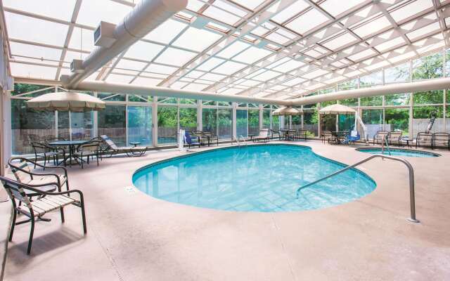 La Quinta Inn & Suites by Wyndham Cincinnati NE - Mason