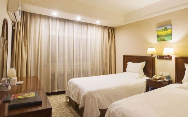 GreenTree Inn ShanDong Heze Huaying Road Express Hotel