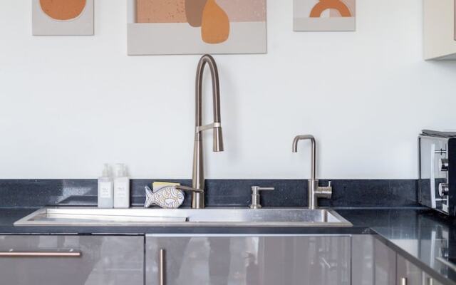 Modern 1bed with Panoramic View London