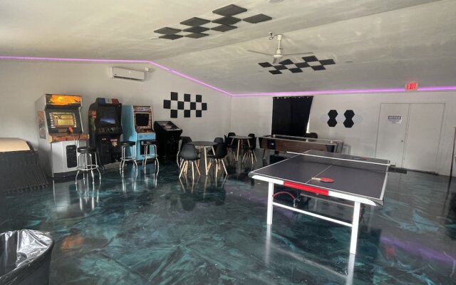 Lake Bluff Inn and Suites