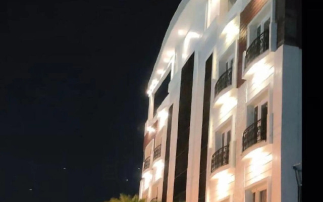 Pinetree Lodge