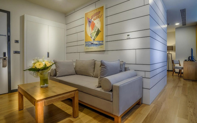Tav Airport Hotel Izmir
