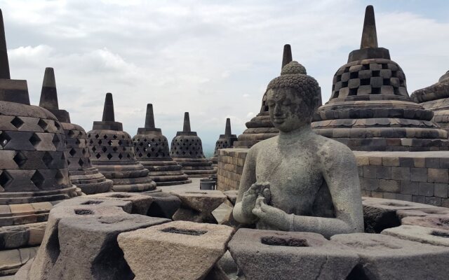 Sarasvati Borobudur