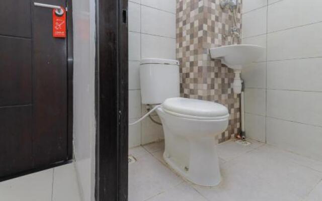 RedDoorz Plus At K23 Rungkut Madya