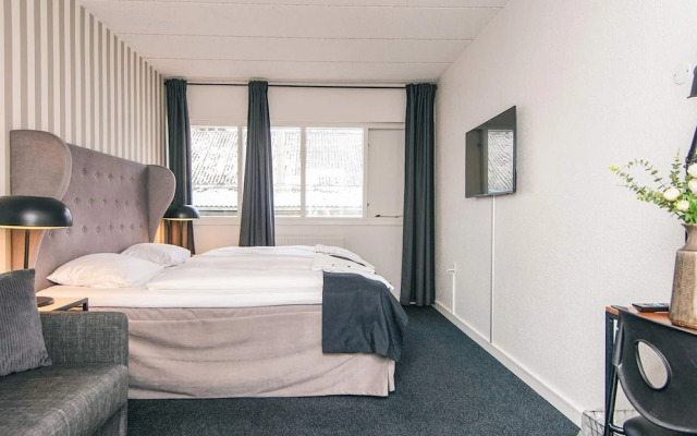 4 Person Holiday Park Home in Give